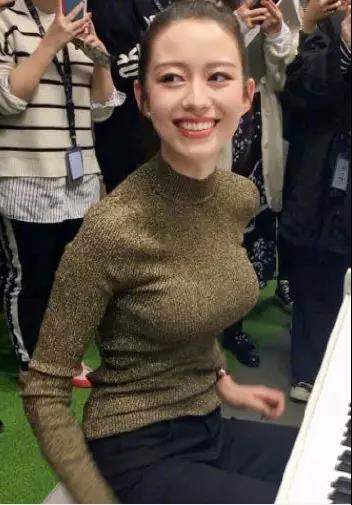 泫雅和杨幂穿衣搭配,杨幂泫雅风