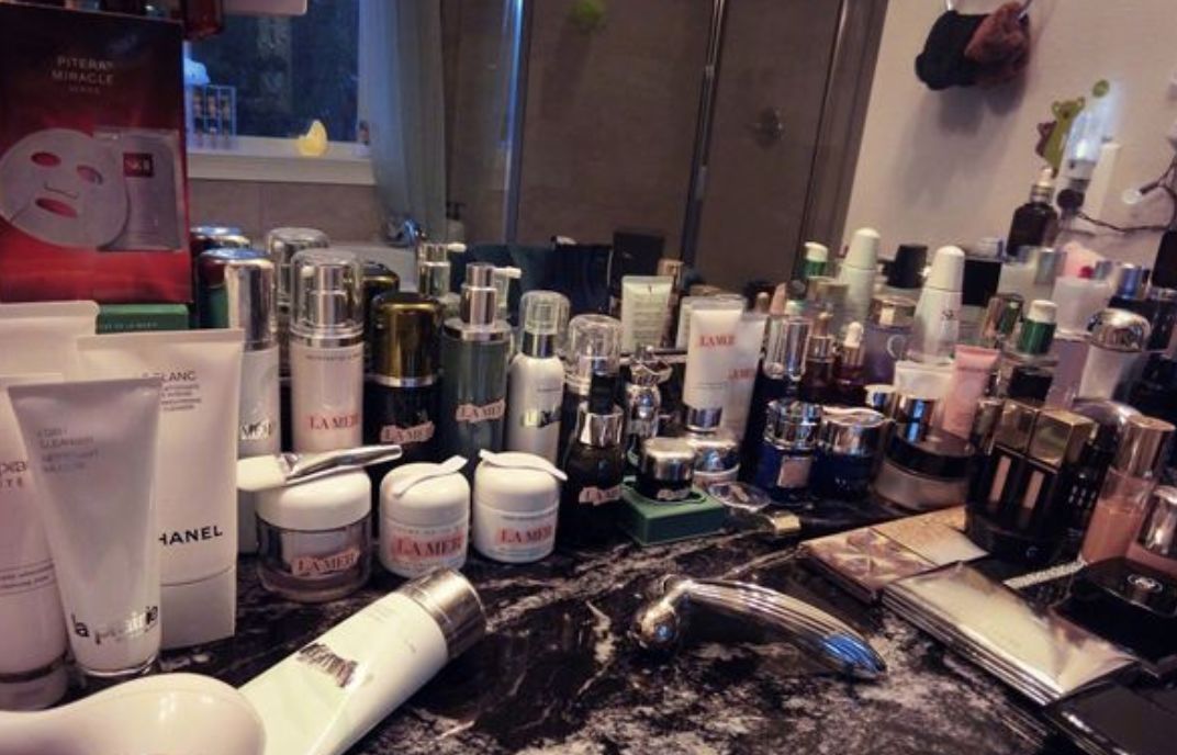 被网暴退学，被骂糊失业，初代宅男女神*局破**重生再翻红