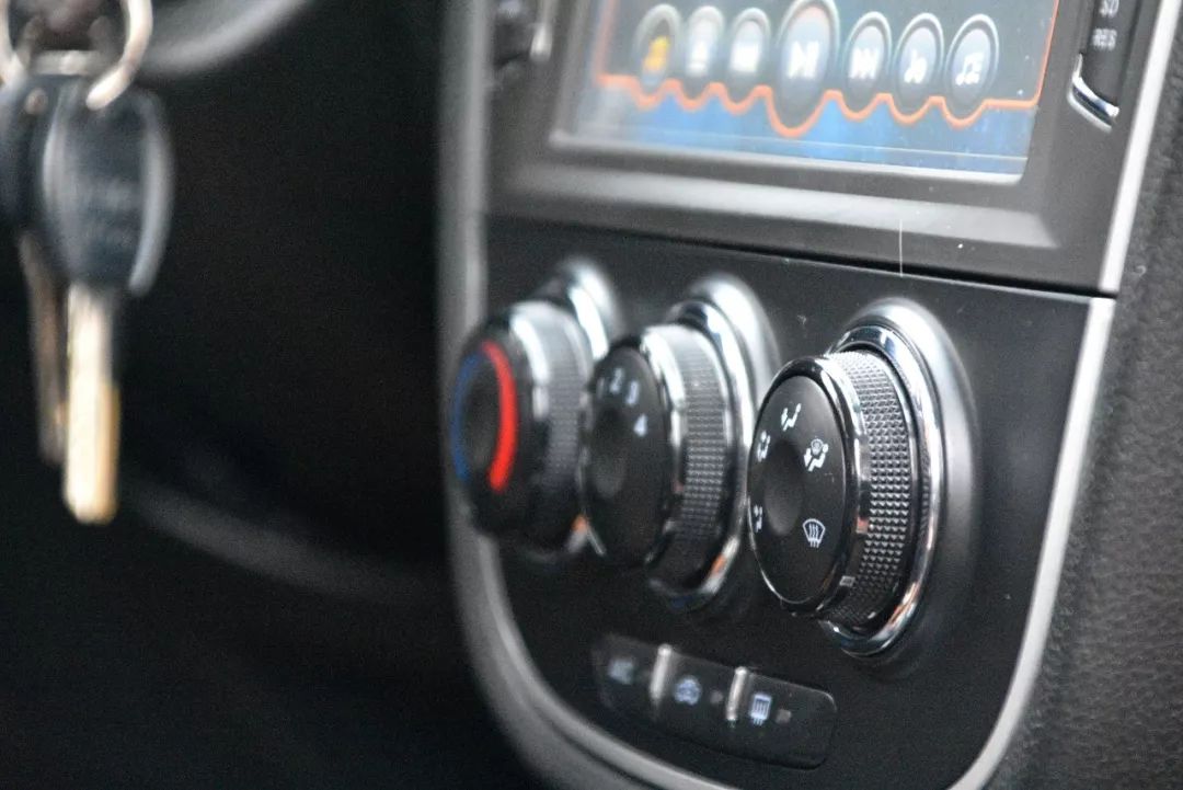 所有车主，低配不够好吗？奶爸车主sayno：就是看中了骏派D60的外观靓，好开省油，四年零事故，技术好车子稳