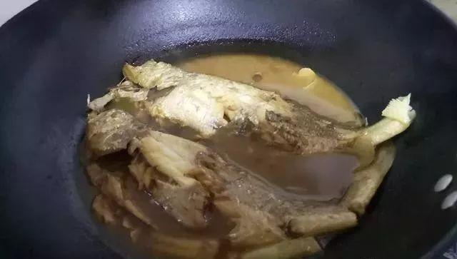 炖鱼放什么调料不腥,炖鱼如何用醋去腥