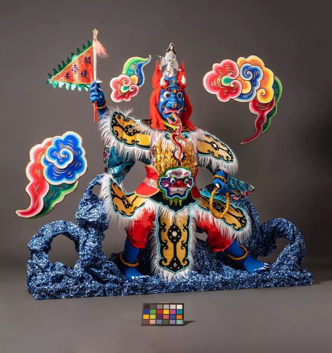 中国人烧给死人的纸扎，登上巴黎设计周，还被法国博物馆收藏