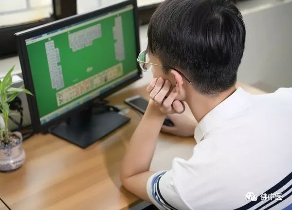 指尖发麻有针刺感看什么科室,左手拇指食指发麻针灸怎么治疗