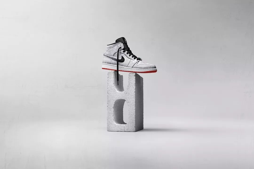 倪妮泳装“湿身”撩人;陈冠希“炒鞋”引群架;无印良品搞装修