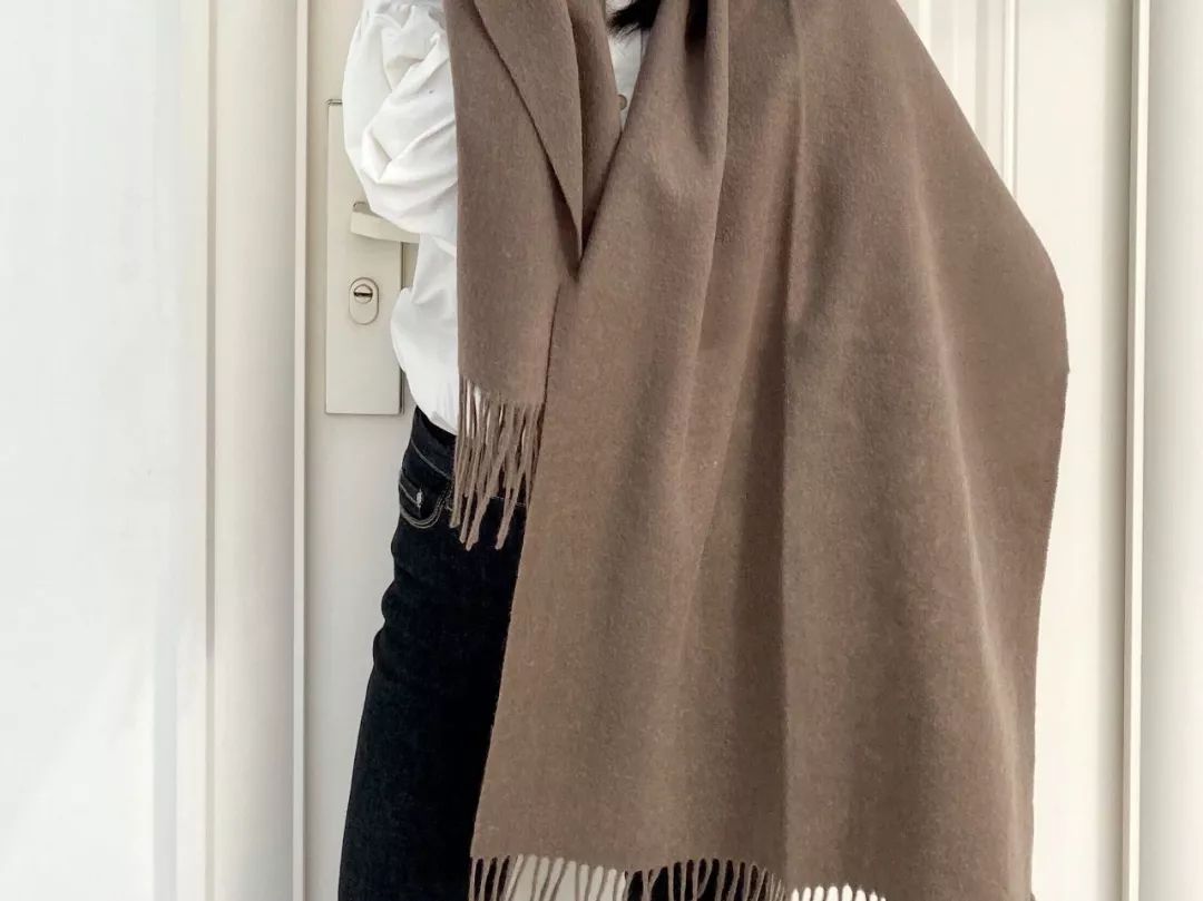 韩系暖冬降温围巾穿搭,时髦又百搭的保暖围巾显瘦减龄