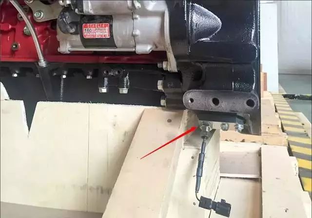 挖机上各种电磁阀的作用,修挖机测液压表