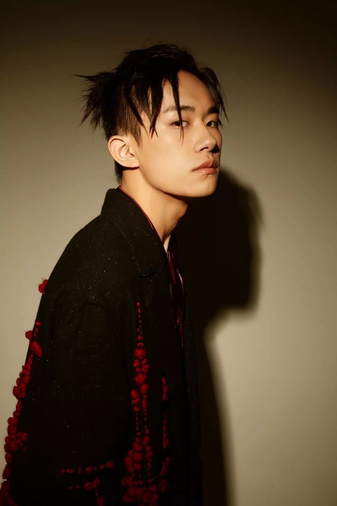 爱王俊凯易烊千玺王源,为什么大家都喜欢易烊千玺