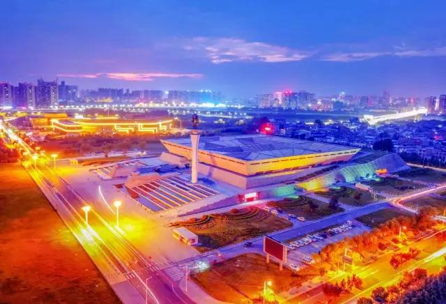 洛阳夜晚网红打卡圣地,洛阳广州市场网红打卡地