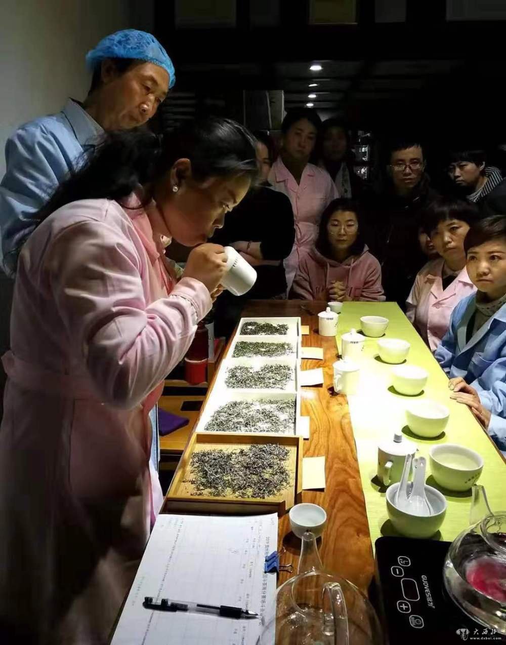 雪中送炭三冬暖下一句,雪中送炭三冬暖落井下石六月寒