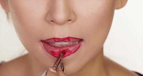 羡慕霉霉的30岁，涂上红唇就能美成全场最佳