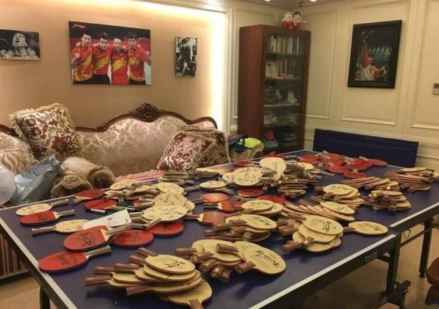 刘国梁家里摆乒乓球台,刘国梁最爱的球桌