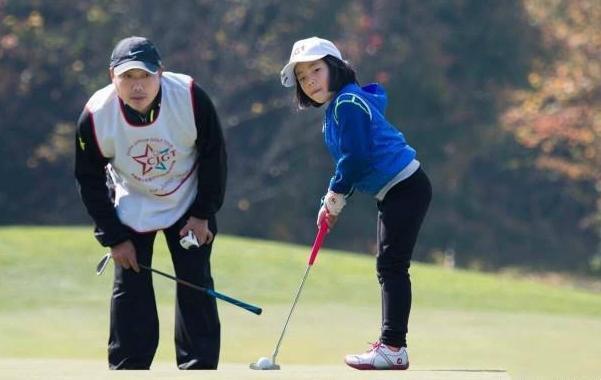 刘国梁家里摆乒乓球台,刘国梁最爱的球桌