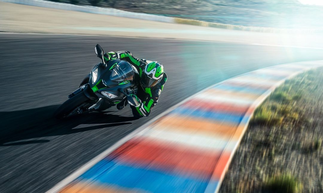 最新川崎zx10r评测,川崎zx-10r2021款摩旅