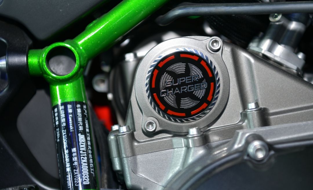 最新川崎zx10r评测,川崎zx-10r2021款摩旅