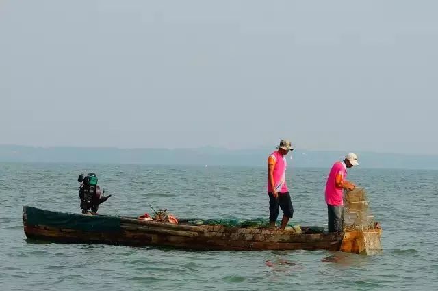 七彩贝丘湾海滩,七彩贝丘湾攻略