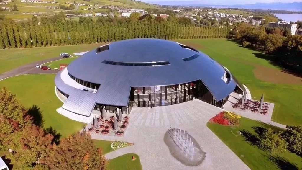 赵文卓女儿在英国上的高中,赵文卓女儿上的是职业学校吗