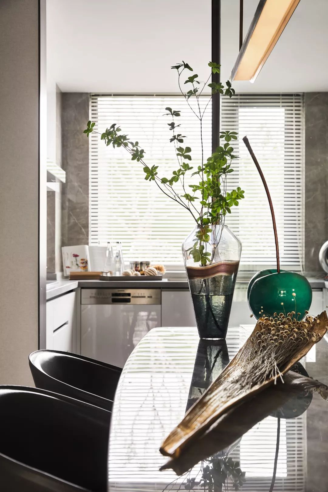 低调平实的叙事向度，于日常生活拾趣