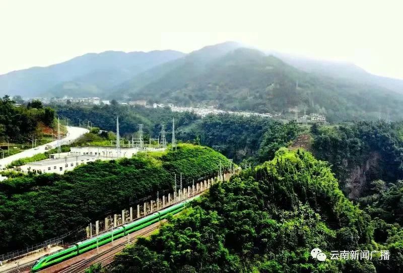 手机+身份证！春运回家方便了！云南铁路26个站实施电子客票