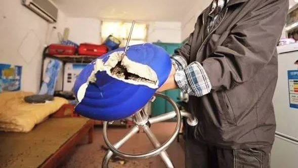 这种椅子会“吃”人！有人被炸飞，赶紧自查