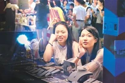 90后年轻人的消费观,90后消费观与消费现状分析