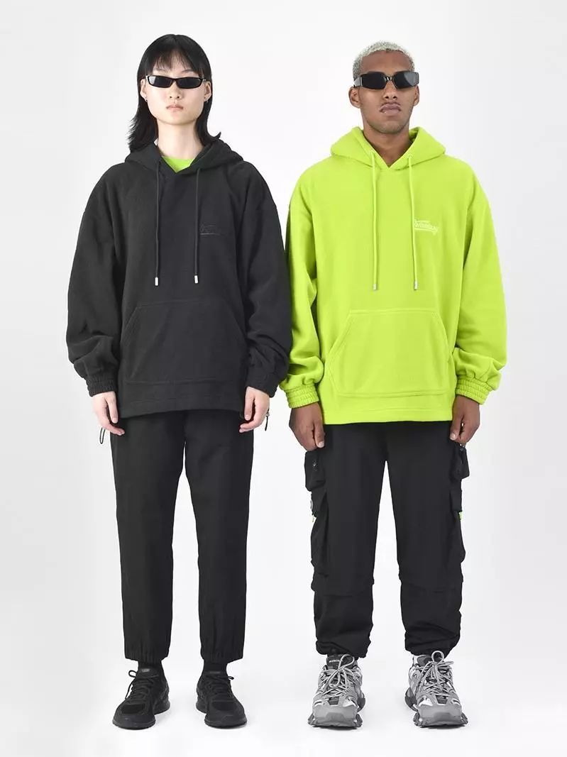 今天是秋冬服饰专场！长裤、帽衫、夹克都是秒杀价