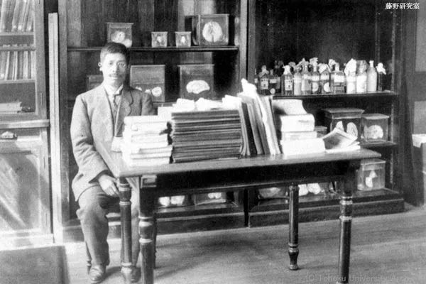 鲁迅在藤野先生心中是个怎样的人,鲁迅为什么对藤野先生的最初印象