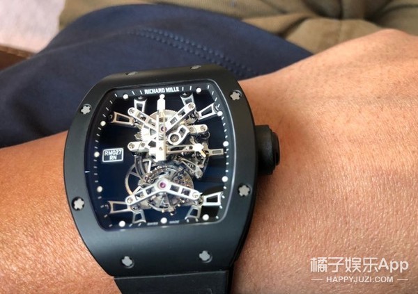 日本亿万富翁登上月球,日本亿万富翁线上寻爱共赴月球