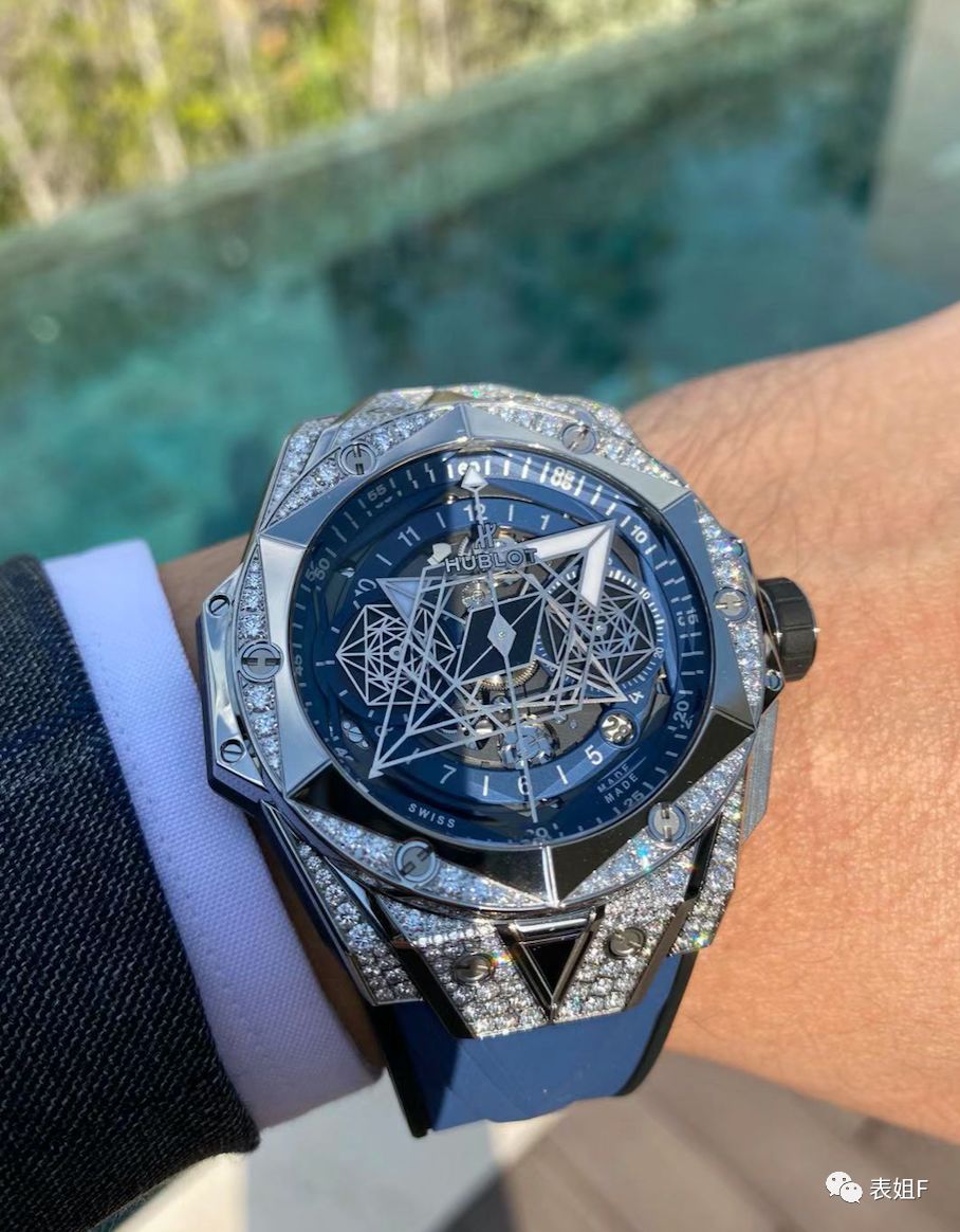 手表卡地亚和宝格丽哪个档次高,宝格丽手表和浪琴哪个好