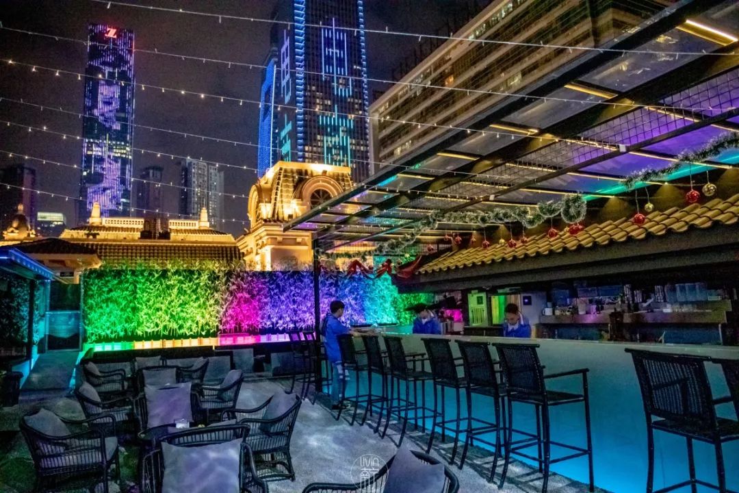 盛天地这间成都来的“网红酒馆”，谢霆锋都打卡了，你还没去过？