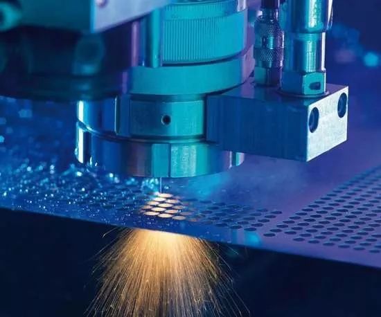 刘亚威¦揭秘激光微射流加工——航空结构加工新利器