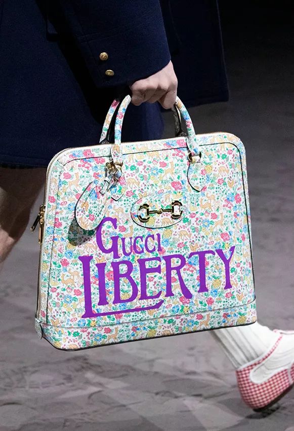 福利来惹！肖战的米老鼠竟没拼过*钟金**仁Gucci大秀浪漫表白？