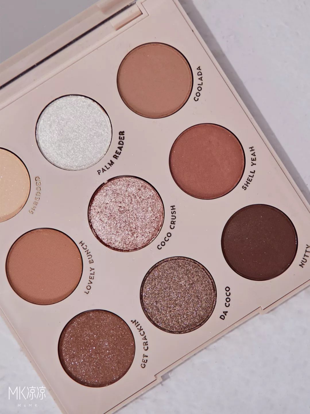 新出的绿色3ce眼影盘画法教程,3ce眼影的正确画法4宫格