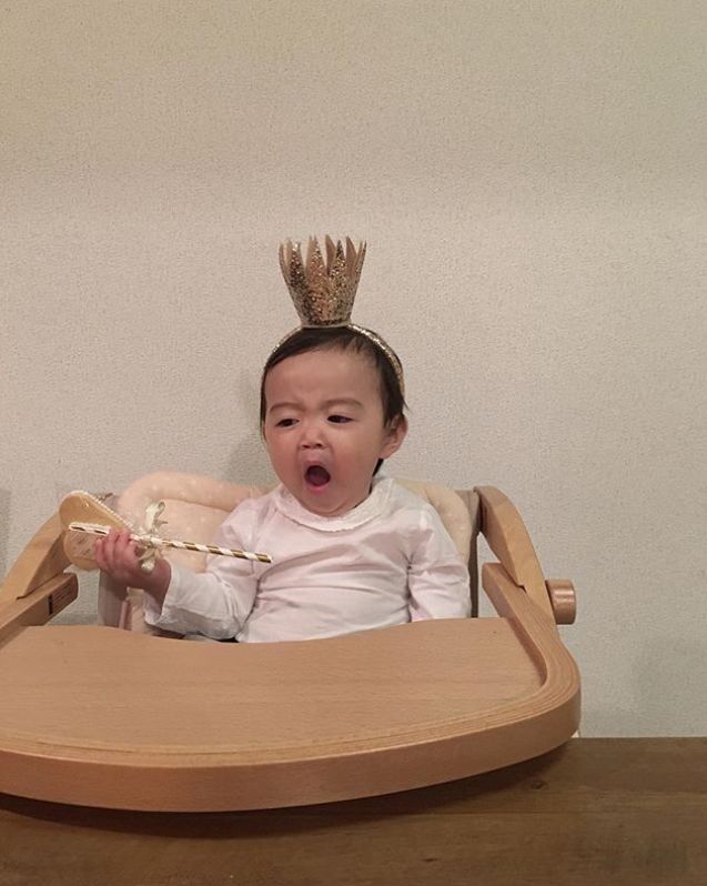 日本一年轻妈妈每天狂晒女儿“丑照”，看到第1张就笑炸了！是亲妈吗哈哈哈…