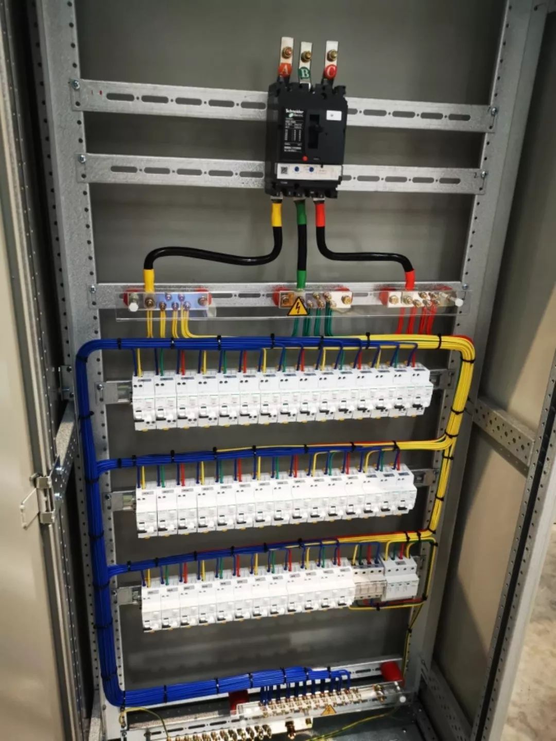 与疫情赛跑的24小时,与疫情顽强的斗争