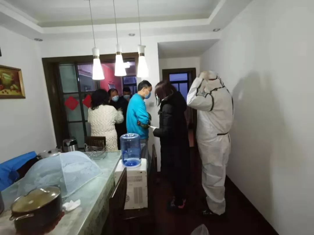 在楼道里遇见蝙蝠该怎么办,家里有蝙蝠进来有没有事