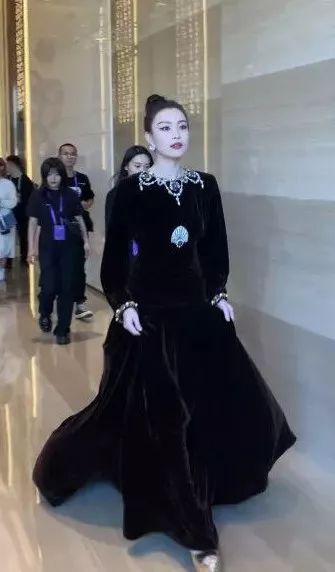 女生最丑穿搭风格,男生眼里女生最丑10种穿法