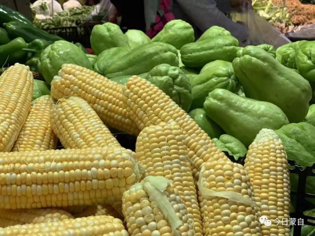别人家的物业送奶茶,物业帮业主送物资