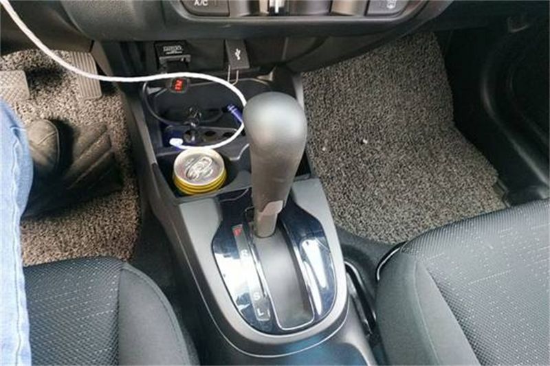 蓝色飞度带天窗,蓝色飞度