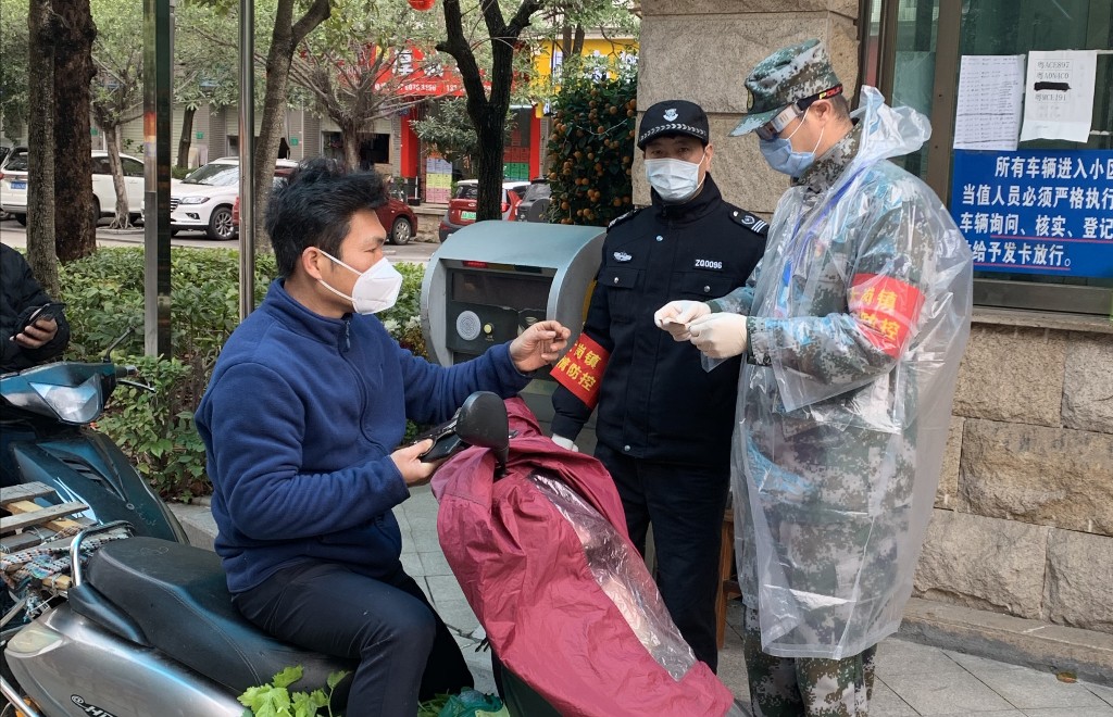 居家隔离外卖小哥送的食物,居家隔离中感谢老乡送快餐