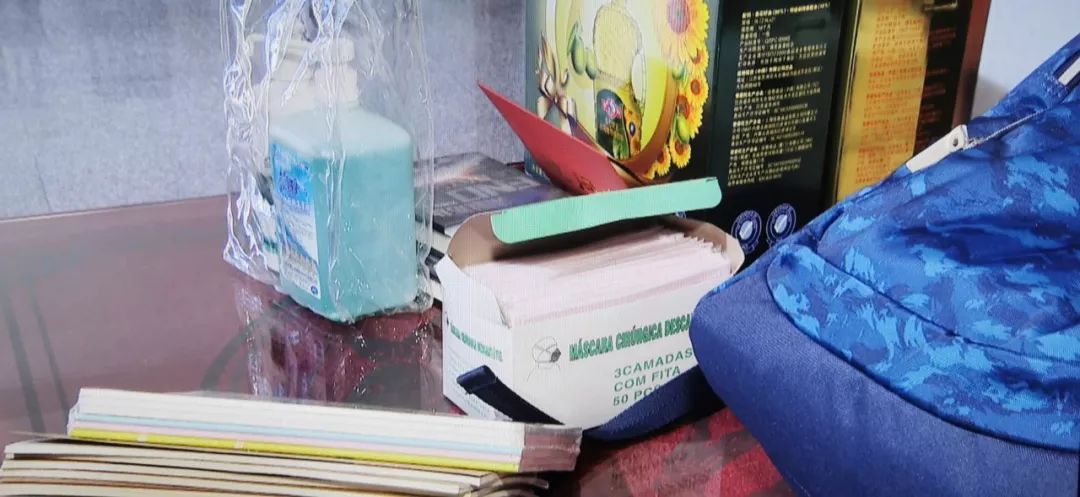 13岁女童独自在家，社区工作人员当起“临时父母”