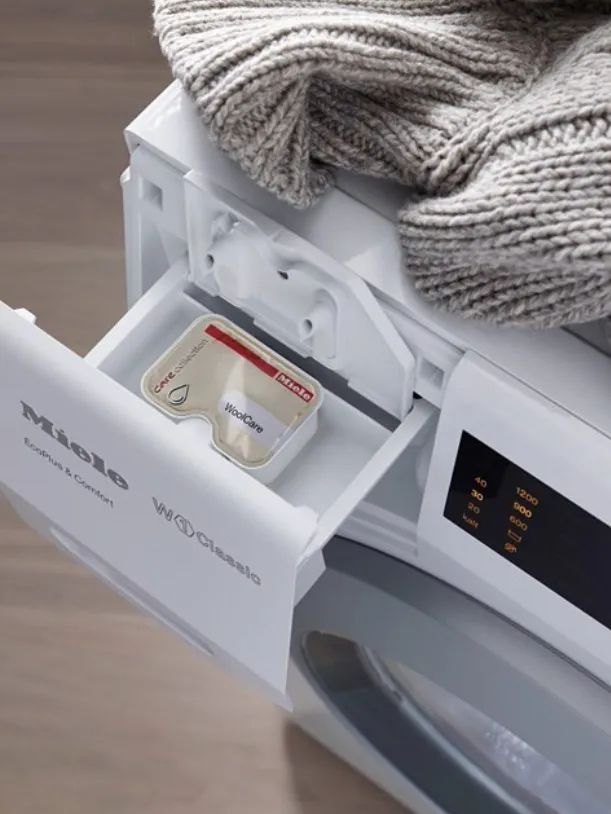 日常生活中的时尚博主,一个居家上班的博主