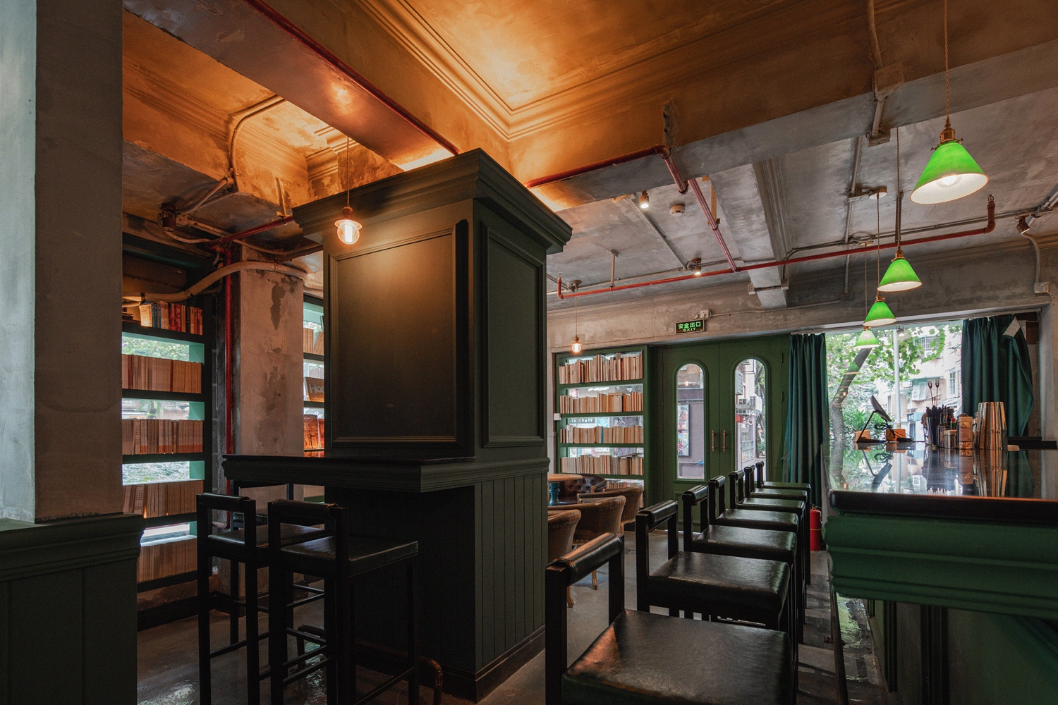 负空间设计丨69㎡的海明威小酒吧