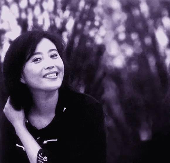 数次离婚堕胎，中年成女德讲师，《安家》里的“坑妈”才是原生家庭的受害者