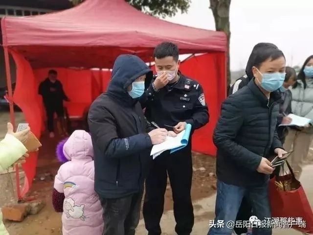 疫线家书曝光让人泪目,战疫的家书