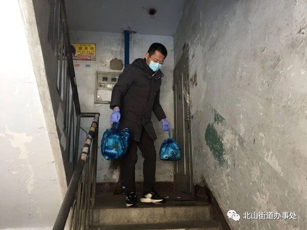 坚守疫情一线的社区干部正能量,延吉市疫情防控上班人员