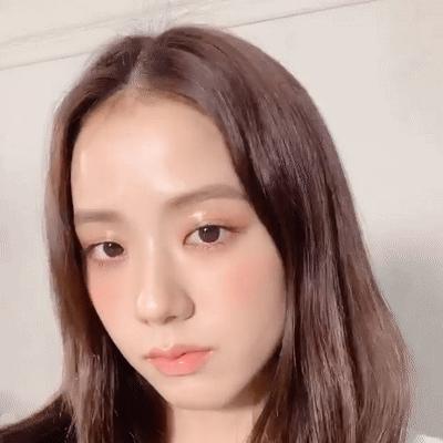 女爱豆仿妆教程,爱豆实际妆容与镜头里的妆容