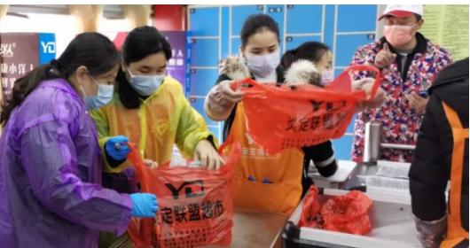 明星和晶晶:抗疫姐妹花