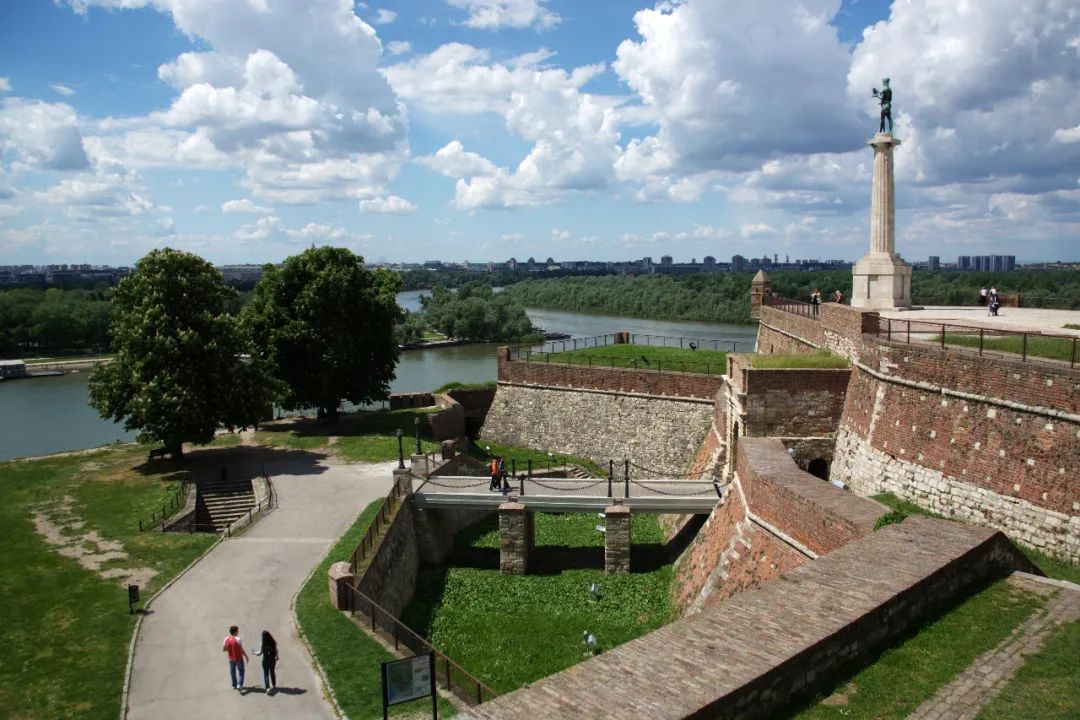 塞尔维亚真是一个神奇的国度,塞尔维亚是因为什么被中国熟知