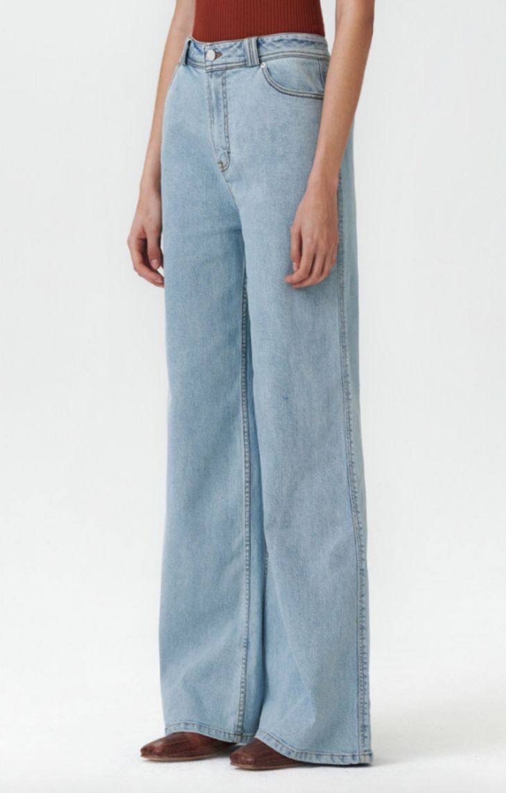 别被法国女人骗了，其实她们只穿最硬的牛仔裤