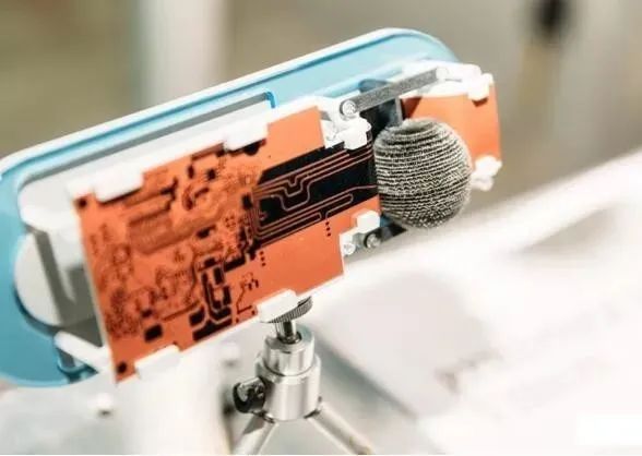 龙勃天线,龙勃透镜天线工作原理