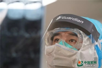 女儿问他何时凯旋,33年军龄的军医用一句唐诗回复……